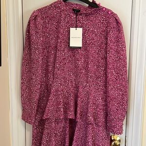 Who want wear ruffle dress with side zipper and top shoulder pink buttons